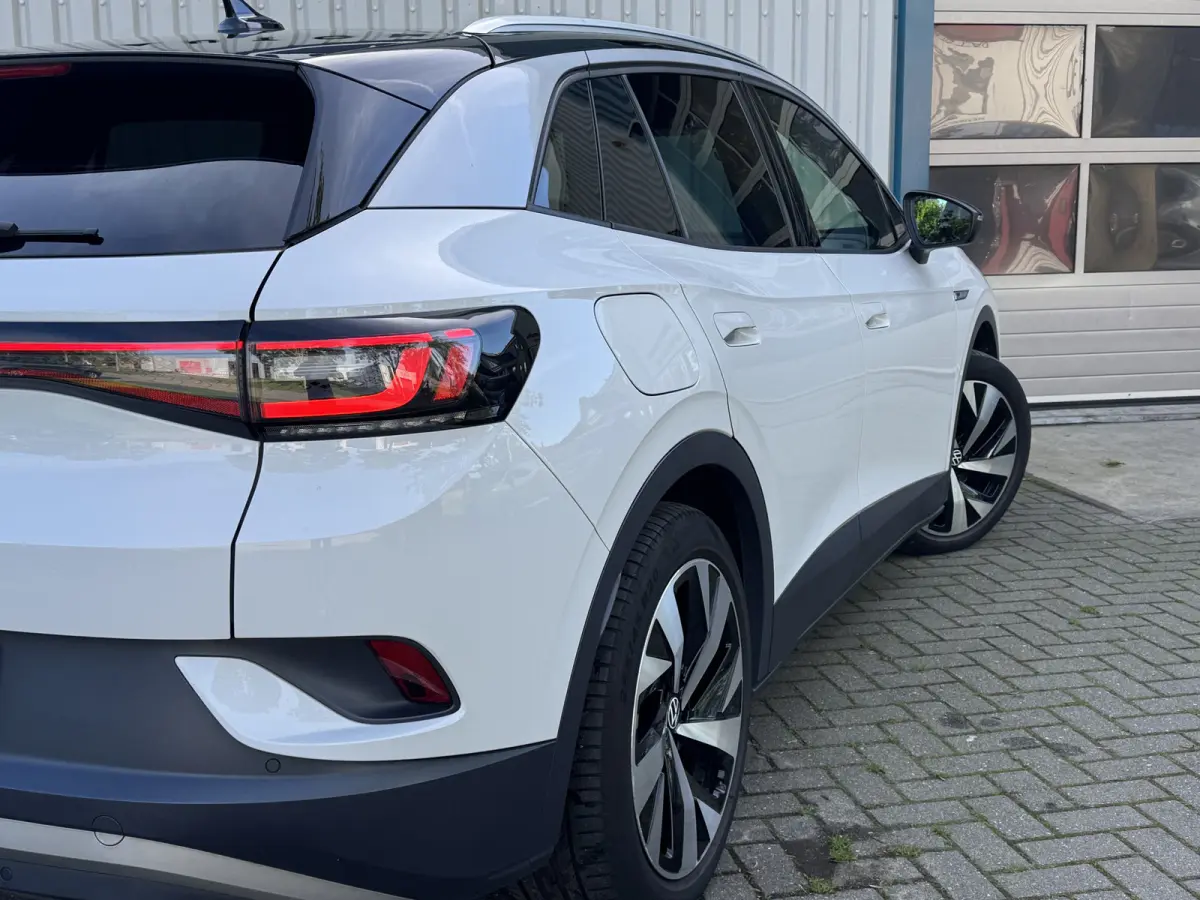 First 77 kWh Soh 91.43% Apple Carplay / LED / Camera / Adaptive / Trekhaak /Org NL Auto!