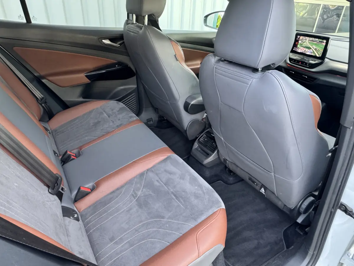 First 77 kWh Soh 91.43% Apple Carplay / LED / Camera / Adaptive / Trekhaak /Org NL Auto!