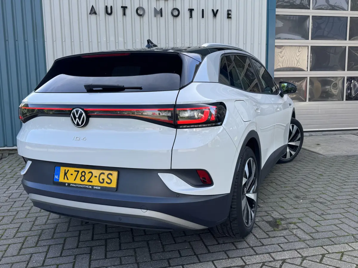 First 77 kWh Soh 91.43% Apple Carplay / LED / Camera / Adaptive / Trekhaak /Org NL Auto!