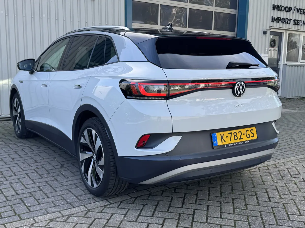 First 77 kWh Soh 91.43% Apple Carplay / LED / Camera / Adaptive / Trekhaak /Org NL Auto!