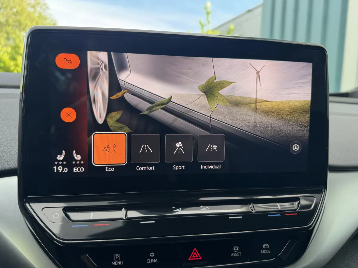 First 77 kWh Soh 91.43% Apple Carplay / LED / Camera / Adaptive / Trekhaak /Org NL Auto!