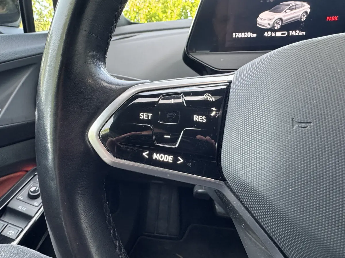 First 77 kWh Soh 91.43% Apple Carplay / LED / Camera / Adaptive / Trekhaak /Org NL Auto!