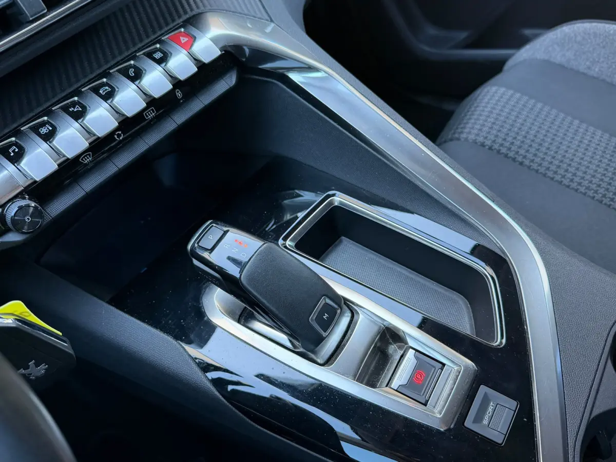 1.2 PureTech Allure 131PK Automaat, Cruise Control, Apple Carplay, Navigatie, Parkeersensoren achter