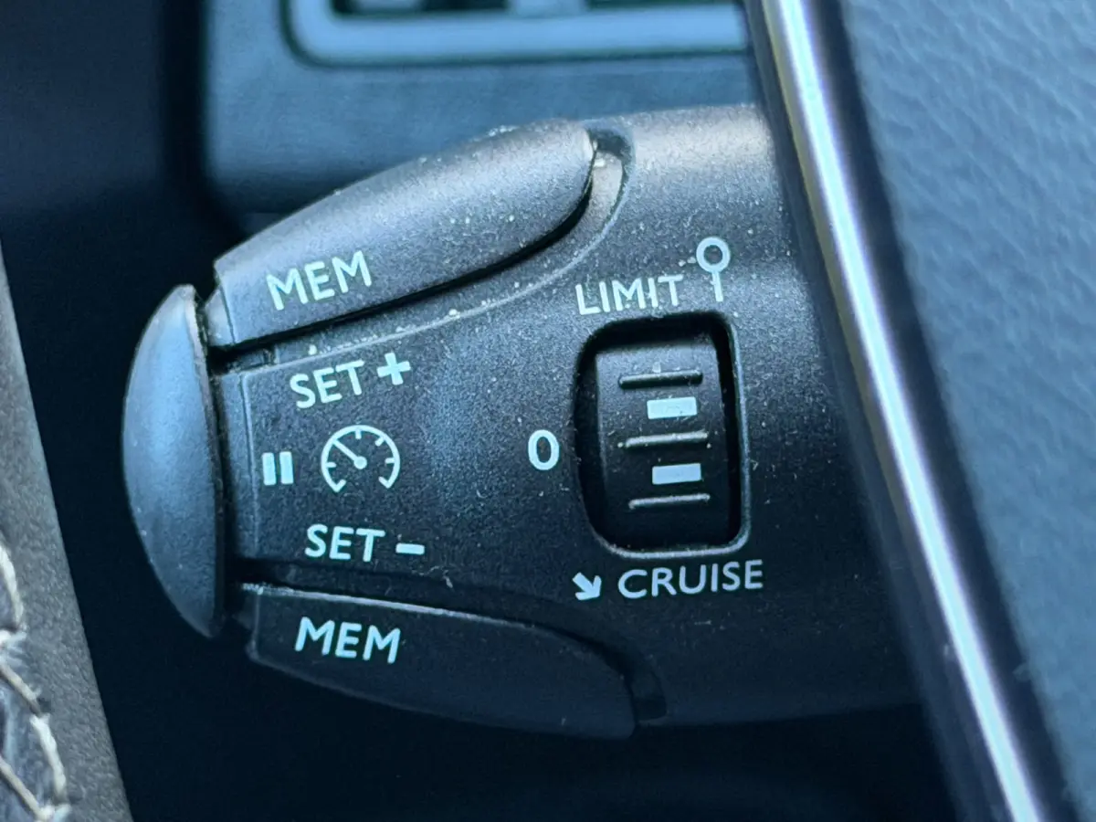 1.2 PureTech Allure 131PK Automaat, Cruise Control, Apple Carplay, Navigatie, Parkeersensoren achter