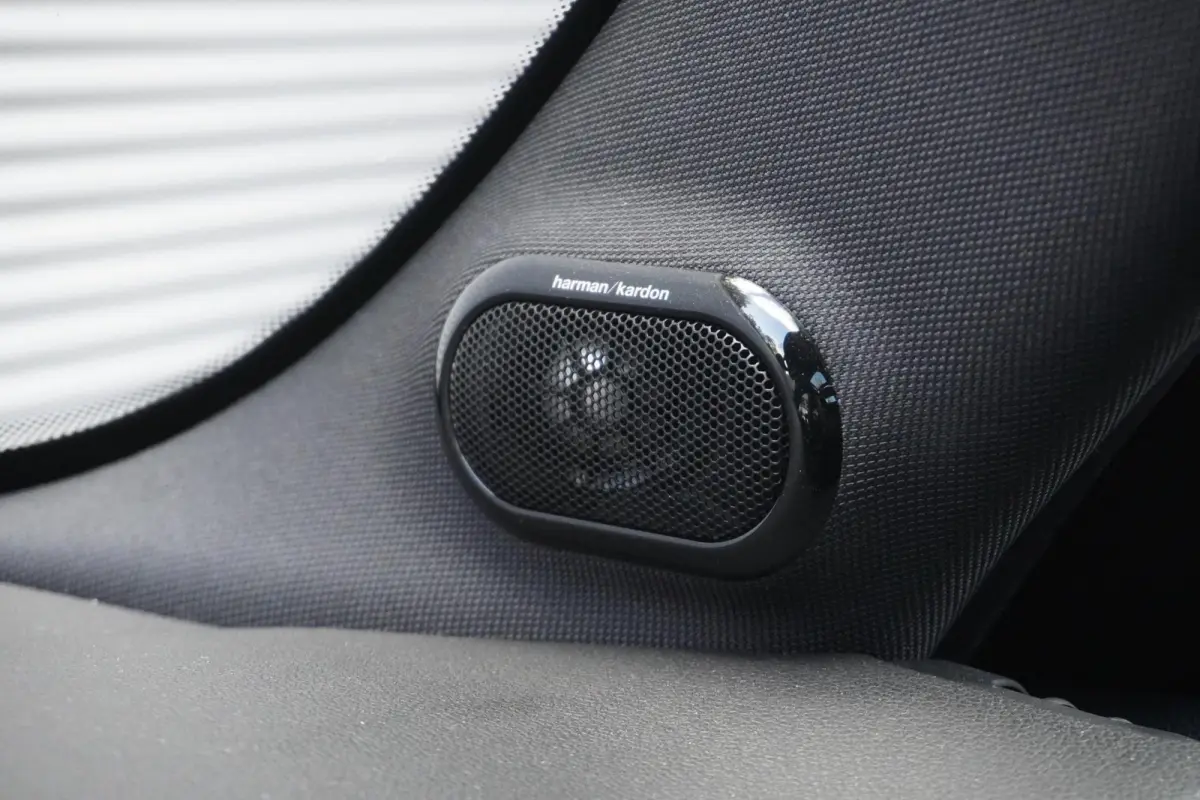 Cooper C | Glazen panoramadak | Comfort Access | Alarm Klasse 3 | Extra getint glas | Harman Kardon HiFi Sound system | MINI Head-Up Display