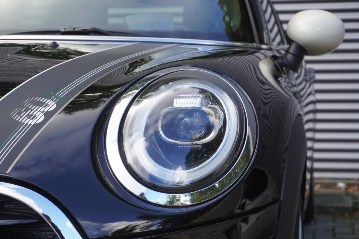 Cooper C | Glazen panoramadak | Comfort Access | Alarm Klasse 3 | Extra getint glas | Harman Kardon HiFi Sound system | MINI Head-Up Display