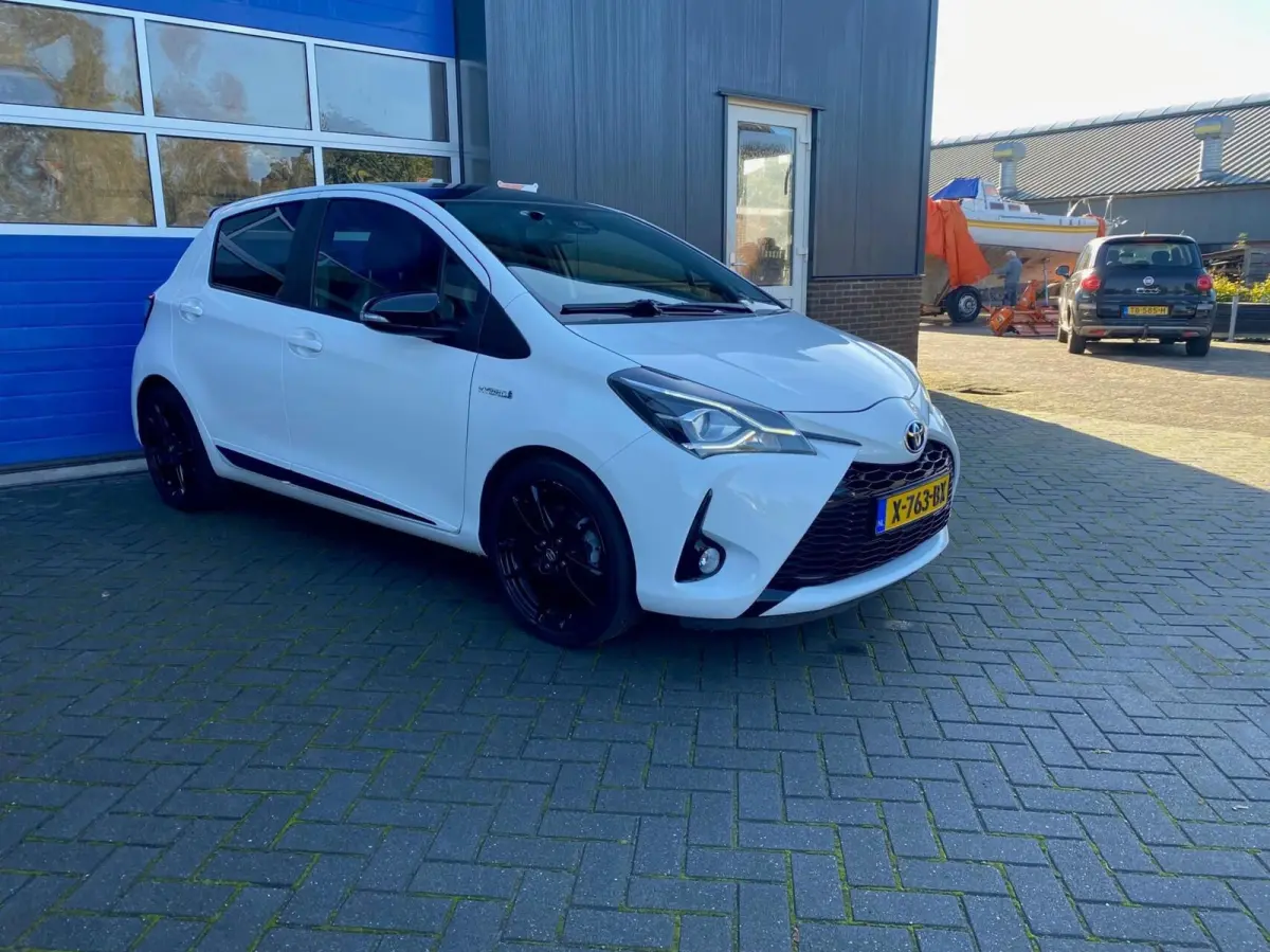 1.5 Hybrid GR-Sport cruise clima