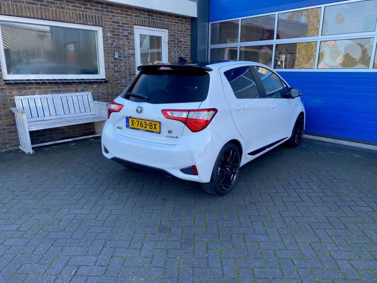 1.5 Hybrid GR-Sport cruise clima