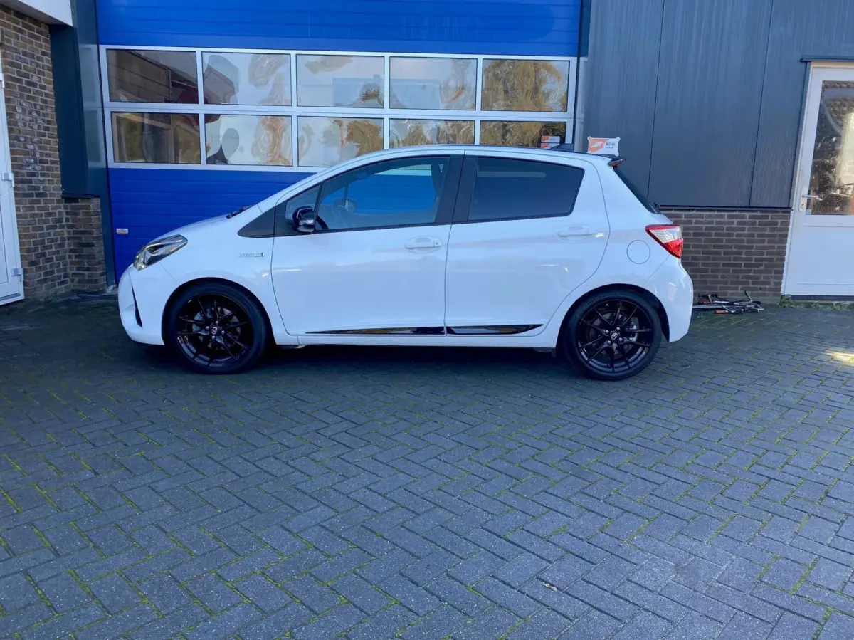 1.5 Hybrid GR-Sport cruise clima