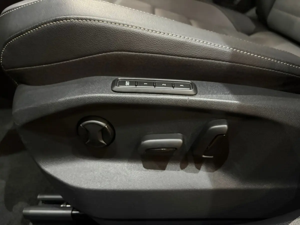 1.5 TSI Style Pano Camera Leder-memory IQ-Lights Keyless Bom voll