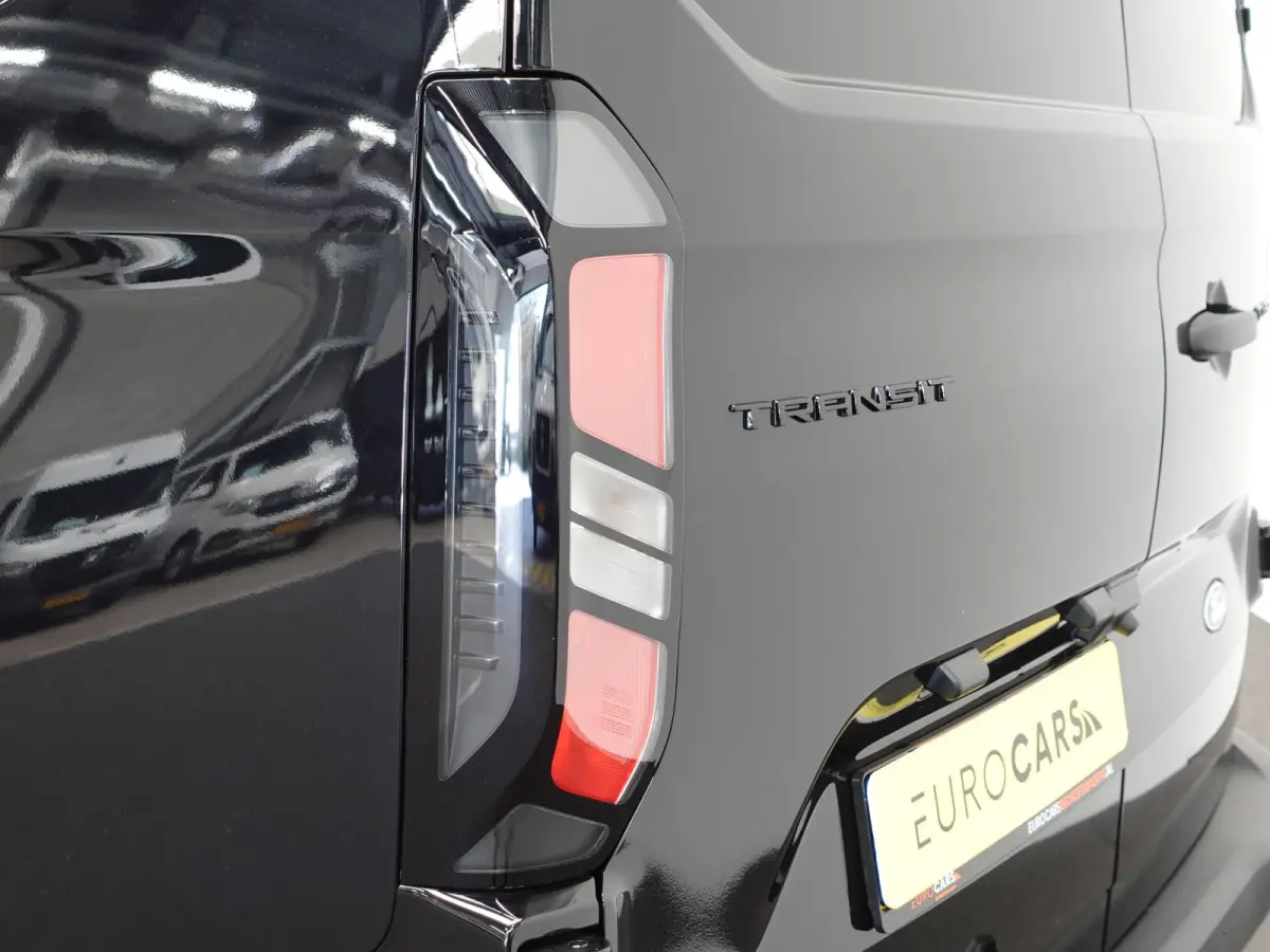 300 2.0 TDCI L2H1 Trend Nieuw Model Automaat Trekhaak Navigatie Apple CarPlay Android Auto Camera Parkeerhulp Adaptive Cruise Control Climate Control Lichtmetalen velgen