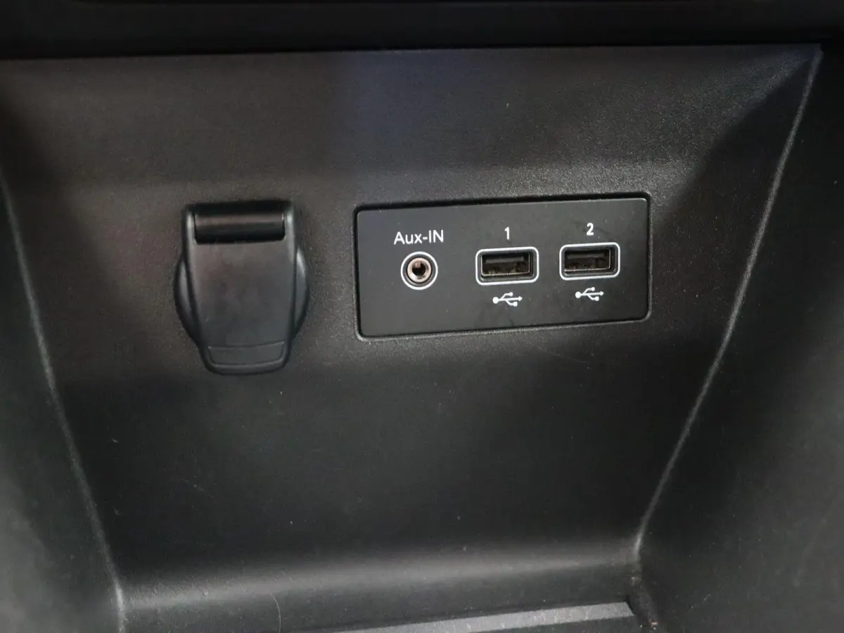 1.0 TCe Zen | Dealeronderhouden | Parkeersensoren achter | Airco | Navigatie | Apple Carplay & Android Auto |