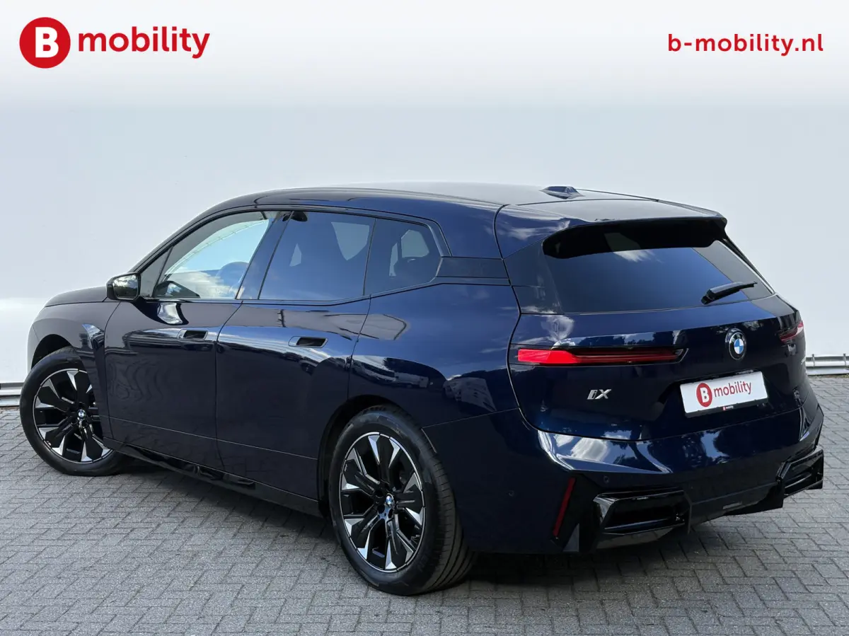 xDrive45 101 kWh M-Sport 'Tansanitblau' Harman Kardon NL Auto! | Adaptive LED | Stuur/Stoelverwarming | DAB | Driving Assist. Plus