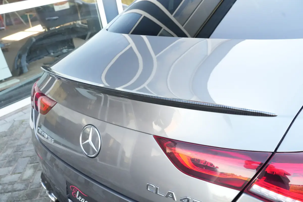 180 AMG | 136pk | Panoramadak | Stoelverwarming | Camera | Deze Mercedes-Benz CLA 180 AMG Line combineert het elegante coupédesign met een sportieve uitstraling en het comfort dat je van Me