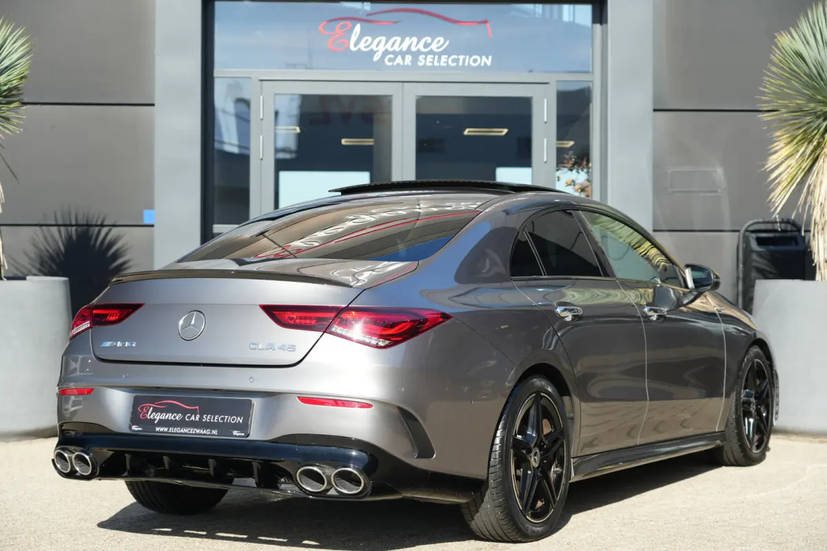 180 AMG | 136pk | Panoramadak | Stoelverwarming | Camera | Deze Mercedes-Benz CLA 180 AMG Line combineert het elegante coupédesign met een sportieve uitstraling en het comfort dat je van Me