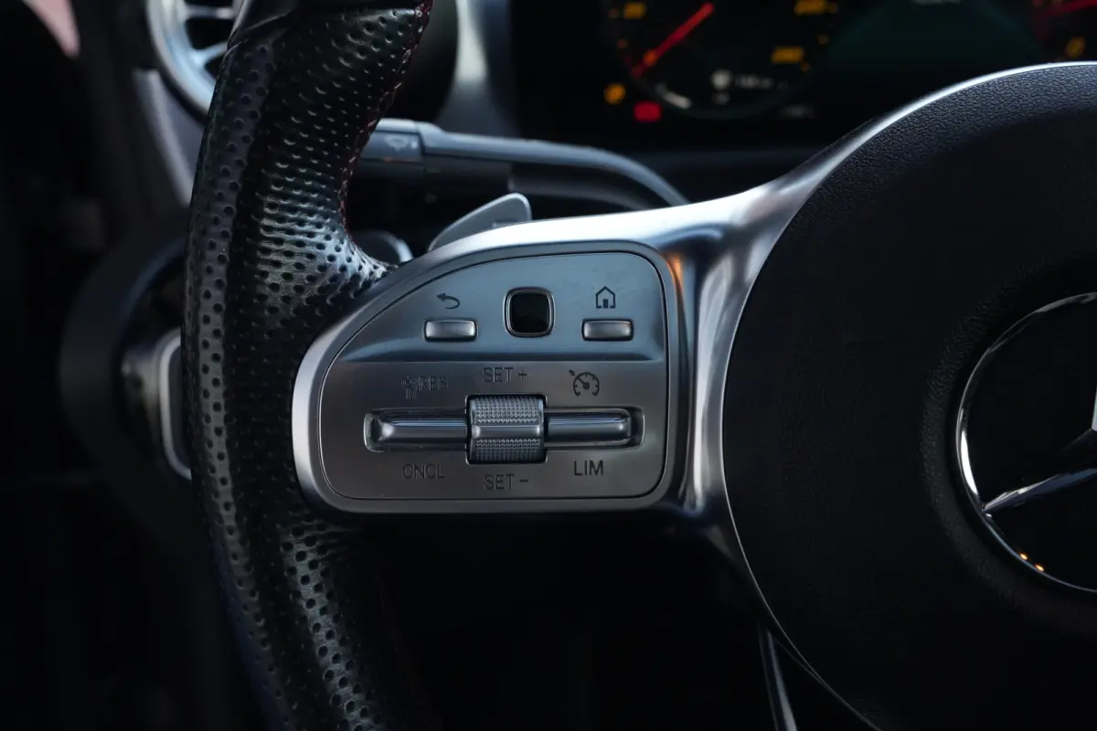 180 AMG | 136pk | Panoramadak | Stoelverwarming | Camera | Deze Mercedes-Benz CLA 180 AMG Line combineert het elegante coupédesign met een sportieve uitstraling en het comfort dat je van Me