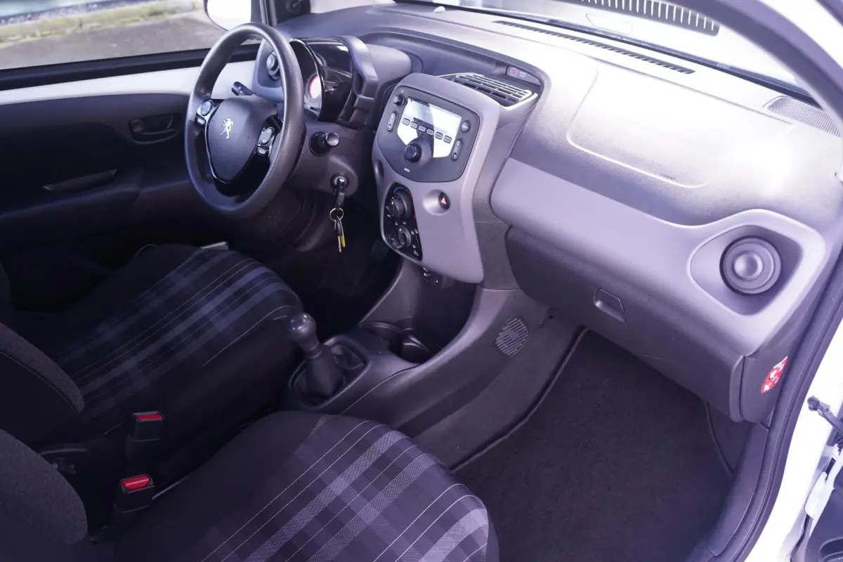 1.0 e-VTi Active 1e Eig. NAP Premium pack