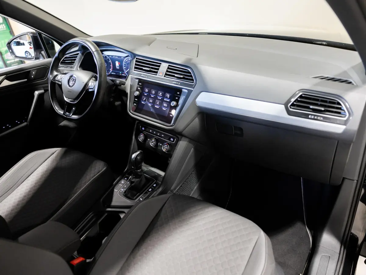 1.4 TSI ACT R-Line Business / 150pk / Automatische klimaatregeling / Apple CarPlay /