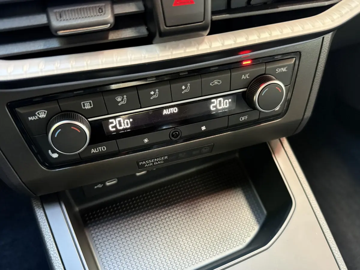 1.0 EcoTSI FR | PDC+ Camera | Climate control | Apple Carplay/Android Auto | LM Velgen |
