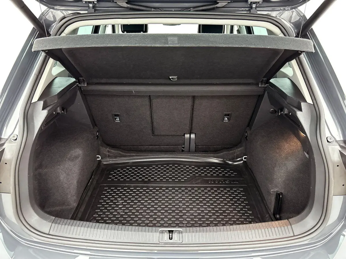 1.5 TSI Life Business | 131 PK | Apple Carplay / Android Auto | Achteruitrijcamera | Adaptive Cruise Control | Trekhaak | Digital Cockpit Pro | Stuurwielverwarming | Navigatie | Stoelverwarm
