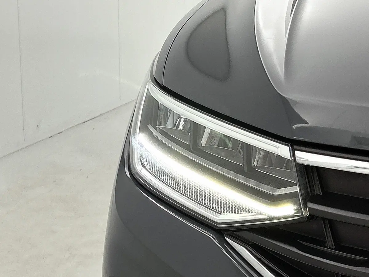 1.5 TSI Life Business | 131 PK | Apple Carplay / Android Auto | Achteruitrijcamera | Adaptive Cruise Control | Trekhaak | Digital Cockpit Pro | Stuurwielverwarming | Navigatie | Stoelverwarm