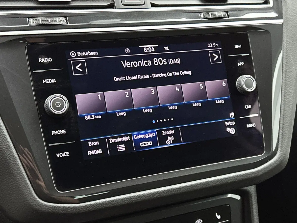 1.5 TSI Life Business | 131 PK | Apple Carplay / Android Auto | Achteruitrijcamera | Adaptive Cruise Control | Trekhaak | Digital Cockpit Pro | Stuurwielverwarming | Navigatie | Stoelverwarm