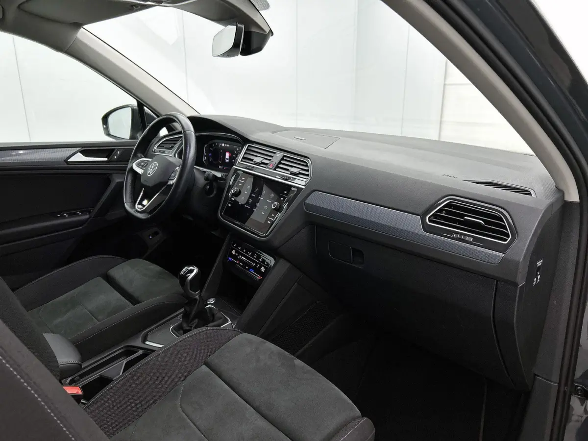 1.5 TSI Life Business | 131 PK | Apple Carplay / Android Auto | Achteruitrijcamera | Adaptive Cruise Control | Trekhaak | Digital Cockpit Pro | Stuurwielverwarming | Navigatie | Stoelverwarm