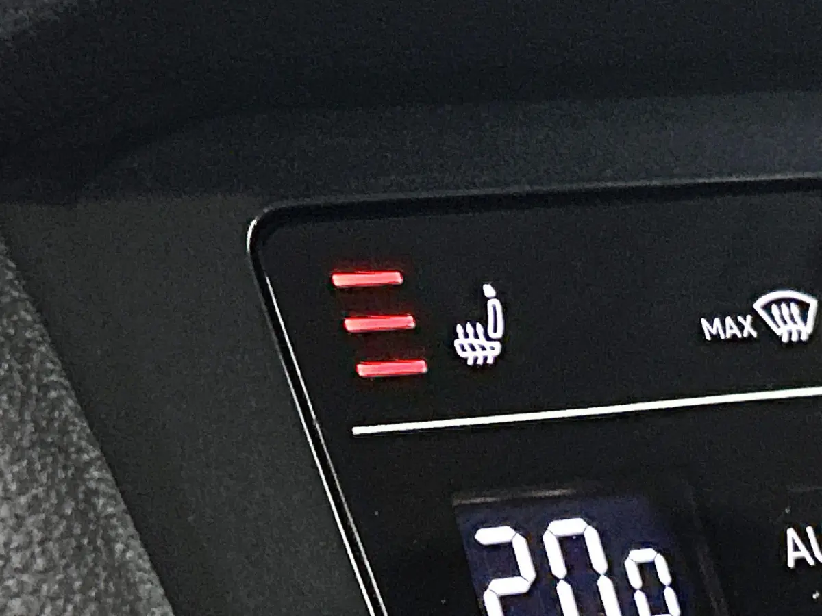 1.5 TSI Life Business | 131 PK | Apple Carplay / Android Auto | Achteruitrijcamera | Adaptive Cruise Control | Trekhaak | Digital Cockpit Pro | Stuurwielverwarming | Navigatie | Stoelverwarm