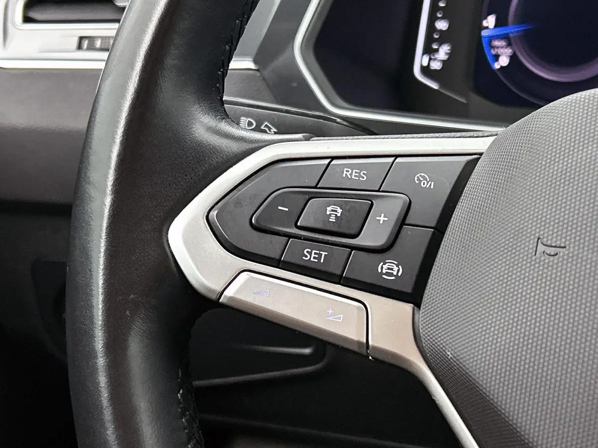 1.5 TSI Life Business | 131 PK | Apple Carplay / Android Auto | Achteruitrijcamera | Adaptive Cruise Control | Trekhaak | Digital Cockpit Pro | Stuurwielverwarming | Navigatie | Stoelverwarm