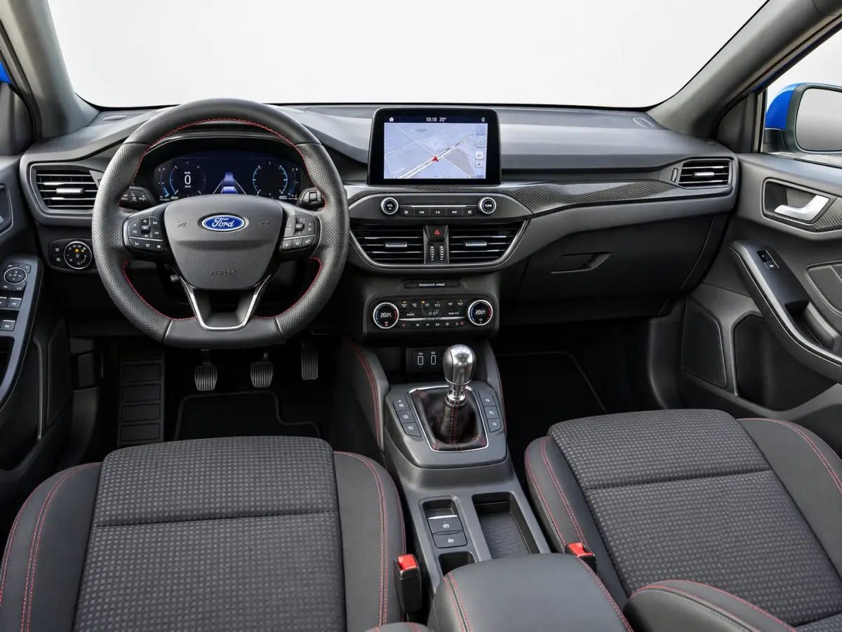 1.0 EcoBoost Hybrid ST Line Business | Winterpack | 18"LMV