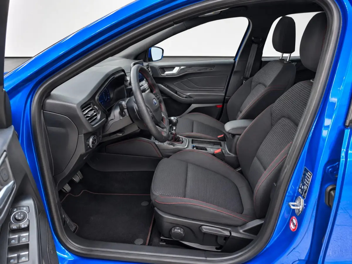 1.0 EcoBoost Hybrid ST Line Business | Winterpack | 18"LMV