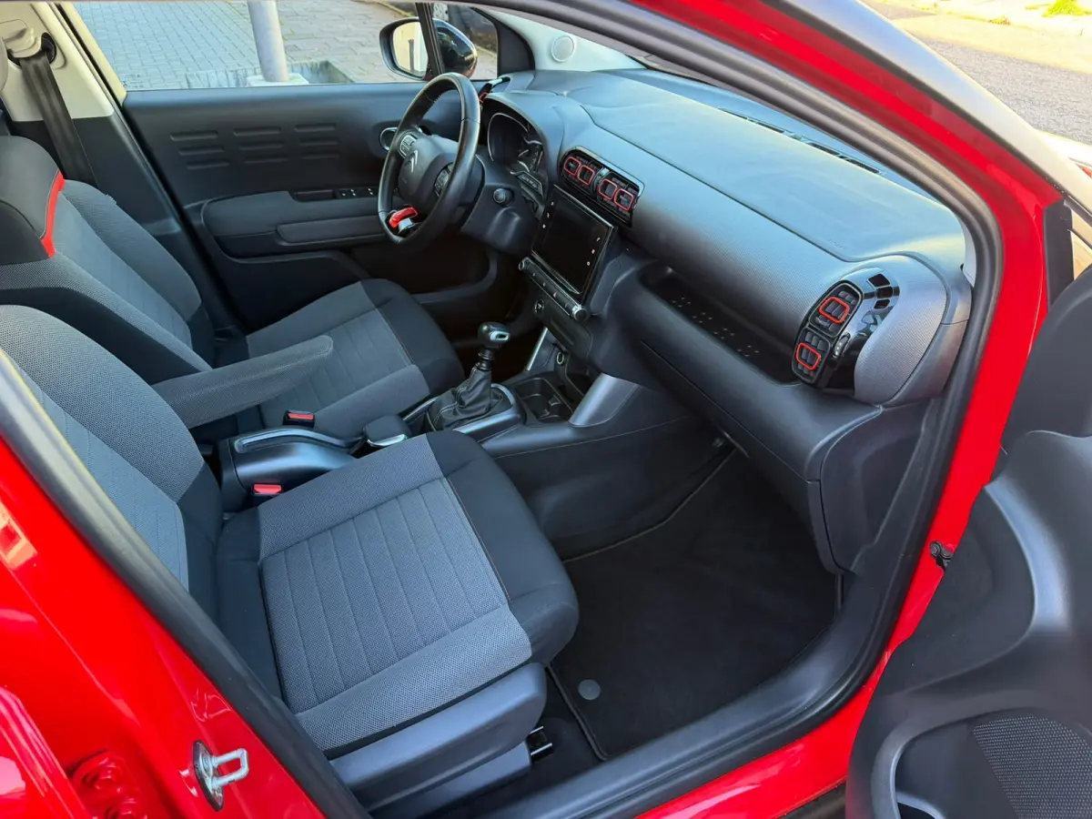 1.2 PureTech S&S Shine handgeschakeld Trekhaak, Camera achter, Cruise Control, Navigatie, Dodehoek detentie