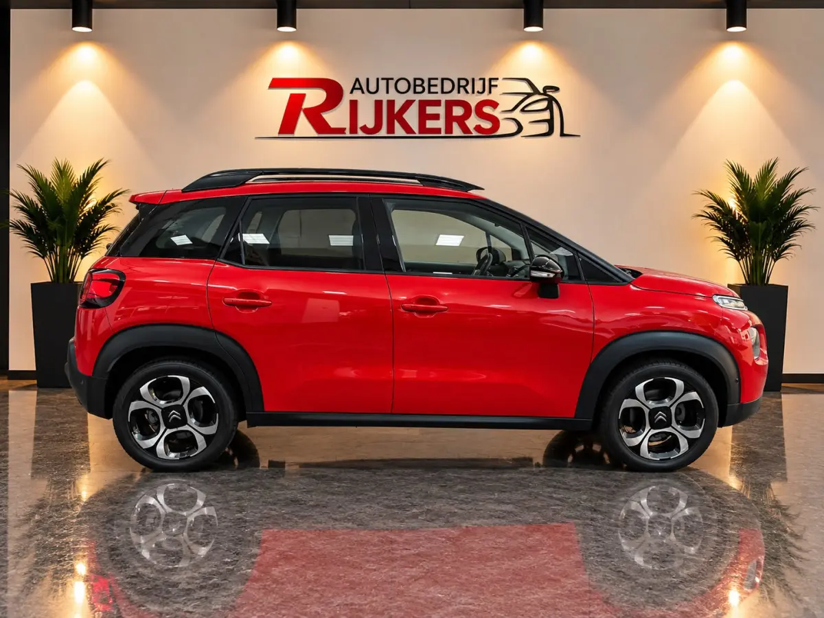 1.2 PureTech S&S Shine handgeschakeld Trekhaak, Camera achter, Cruise Control, Navigatie, Dodehoek detentie
