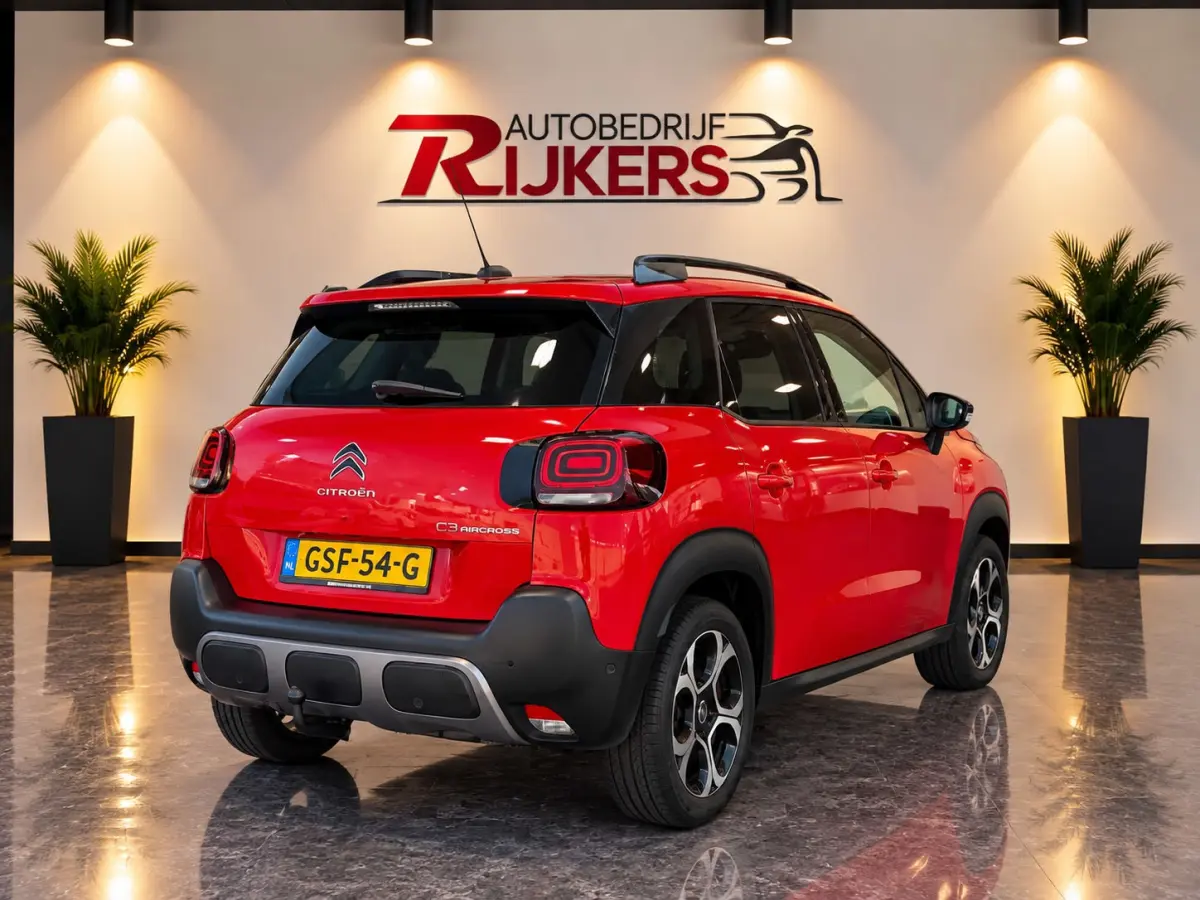 1.2 PureTech S&S Shine handgeschakeld Trekhaak, Camera achter, Cruise Control, Navigatie, Dodehoek detentie