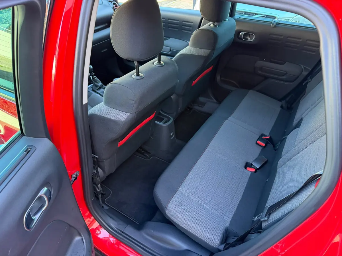 1.2 PureTech S&S Shine handgeschakeld Trekhaak, Camera achter, Cruise Control, Navigatie, Dodehoek detentie