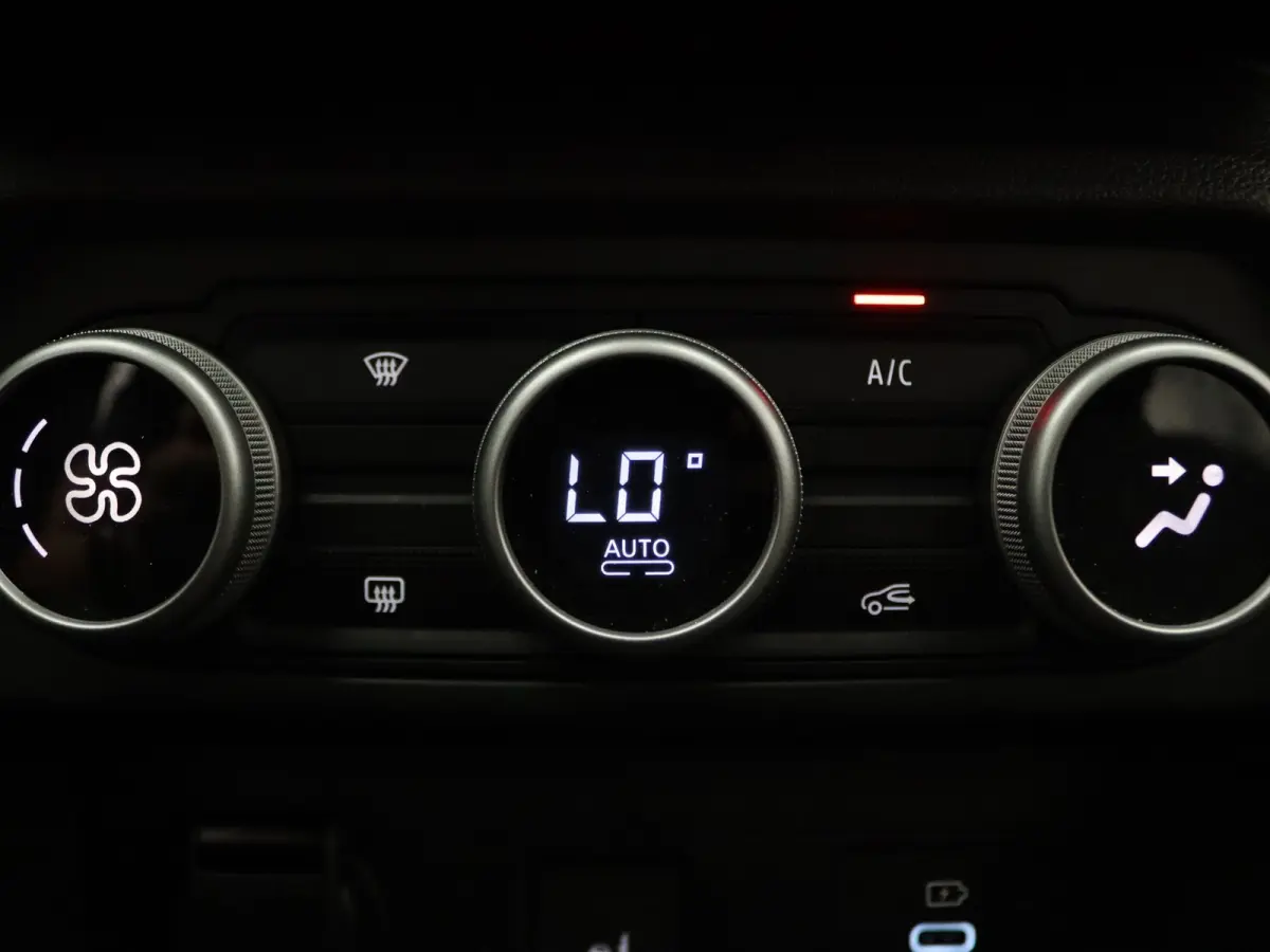 140pk Hybrid Extreme 7p. Apple Carplay/Android Auto | Climate