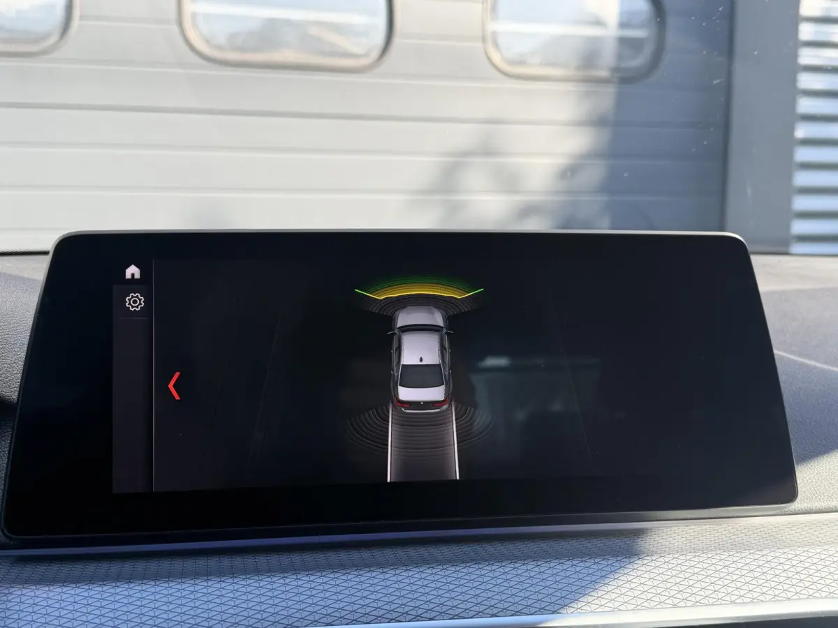530d High Executive Edition M-Sport | Head-Up Display | Navigatie | Parkeersensoren |