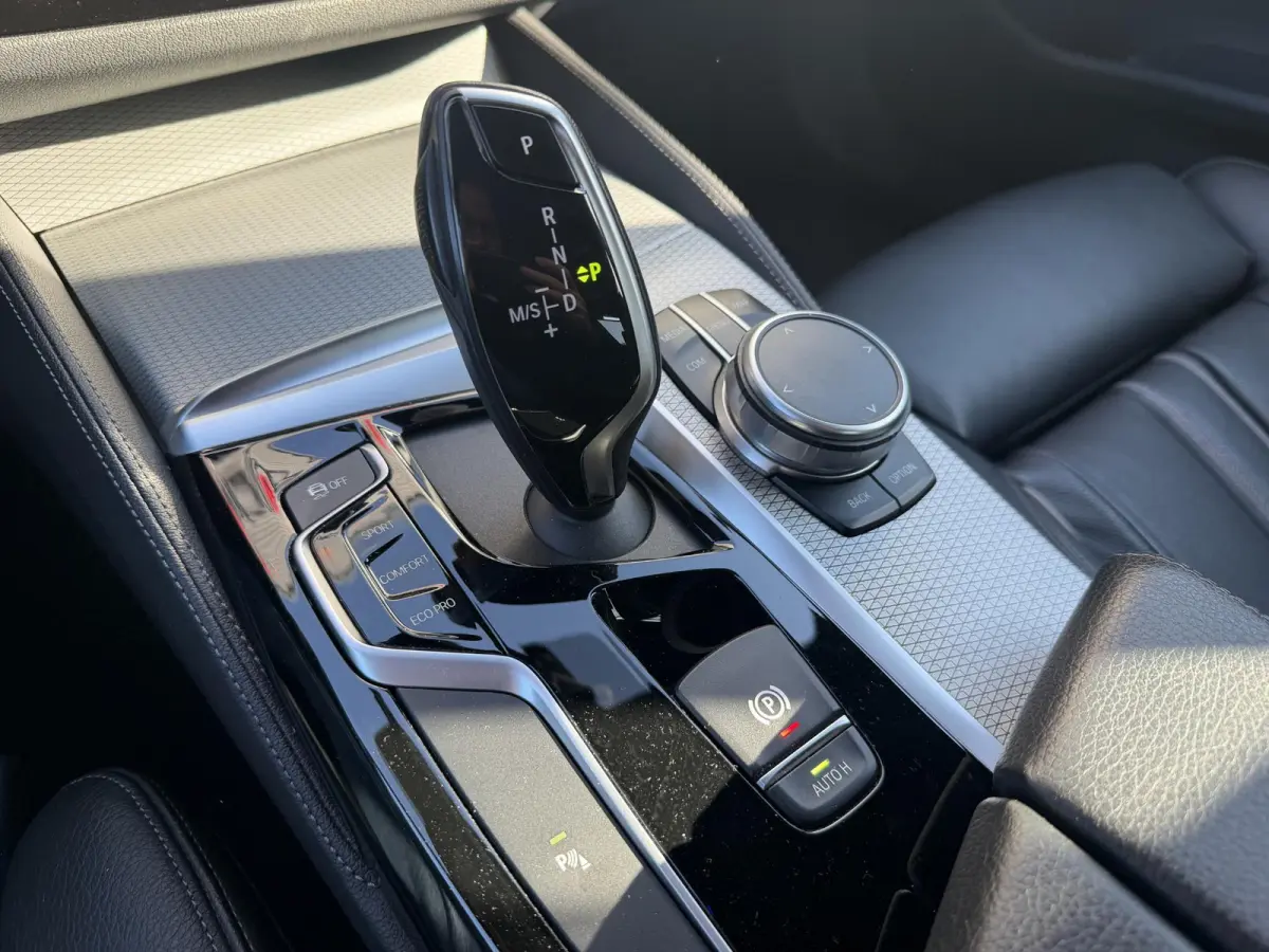 530d High Executive Edition M-Sport | Head-Up Display | Navigatie | Parkeersensoren |