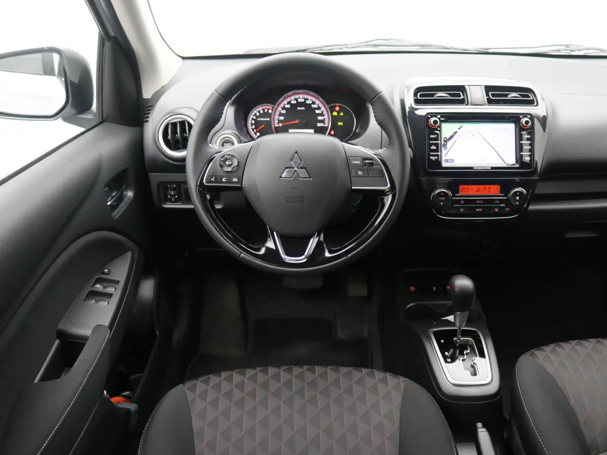 | Airco (automatisch) | Audio installatie standaard | Cruisecontrol standaard
