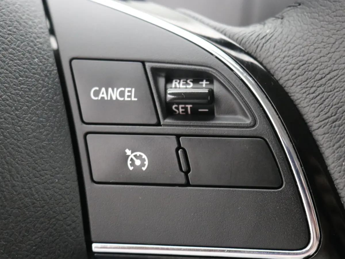 | Airco (automatisch) | Audio installatie standaard | Cruisecontrol standaard