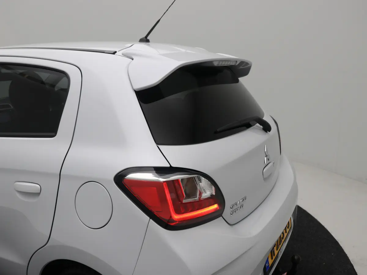 | Airco (automatisch) | Audio installatie standaard | Cruisecontrol standaard