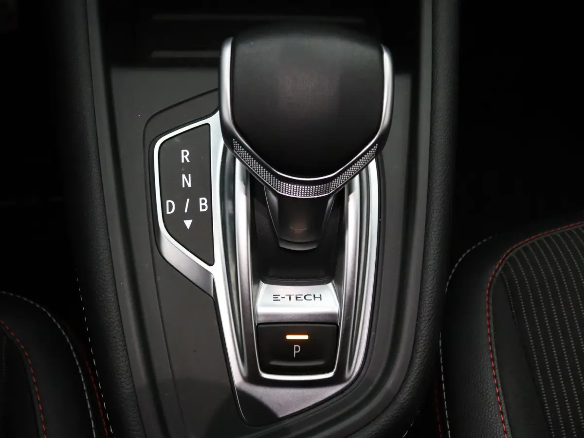 145pk E-Tech Hybrid R.S. Line Apple Carplay/Android Auto | Trekhaak afneembaar.
