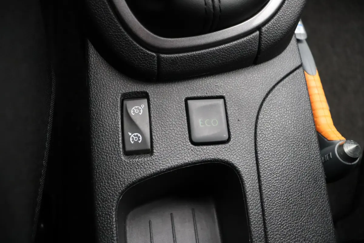 TCe 90pk Limited | Trekhaak | Achteruitrijcamera | Navigatie | Parkeersensoren Achter | Airco | Cruise Control