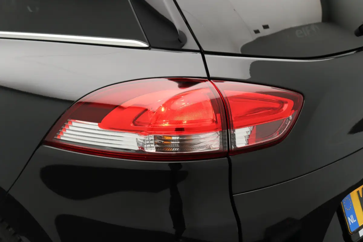TCe 90pk Limited | Trekhaak | Achteruitrijcamera | Navigatie | Parkeersensoren Achter | Airco | Cruise Control