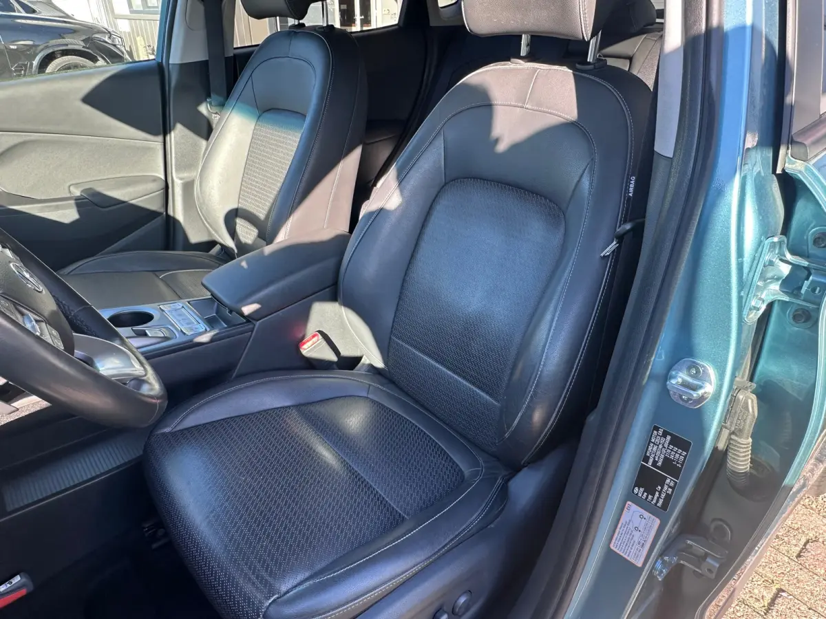 EV Limited 64 kWh FASE 3 SOH 100 % ||STOELVRM+VERKOELING|||LANEASSIST|ADAPT.CRUISE|ELEK.STOEL|KEYLESSGO|LEER