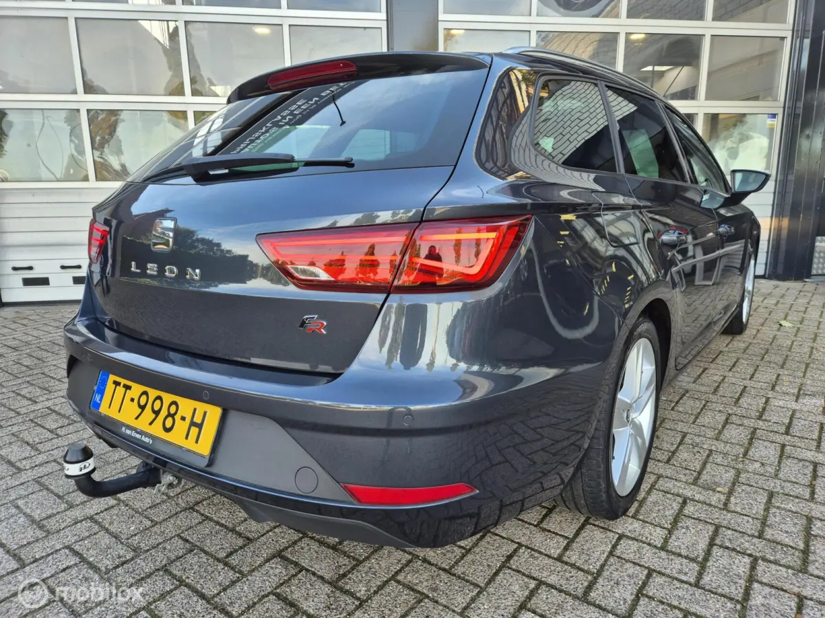 1.5 FR SCHUIFKANTELDAK APPLE CARPLAY AUTOMAAT