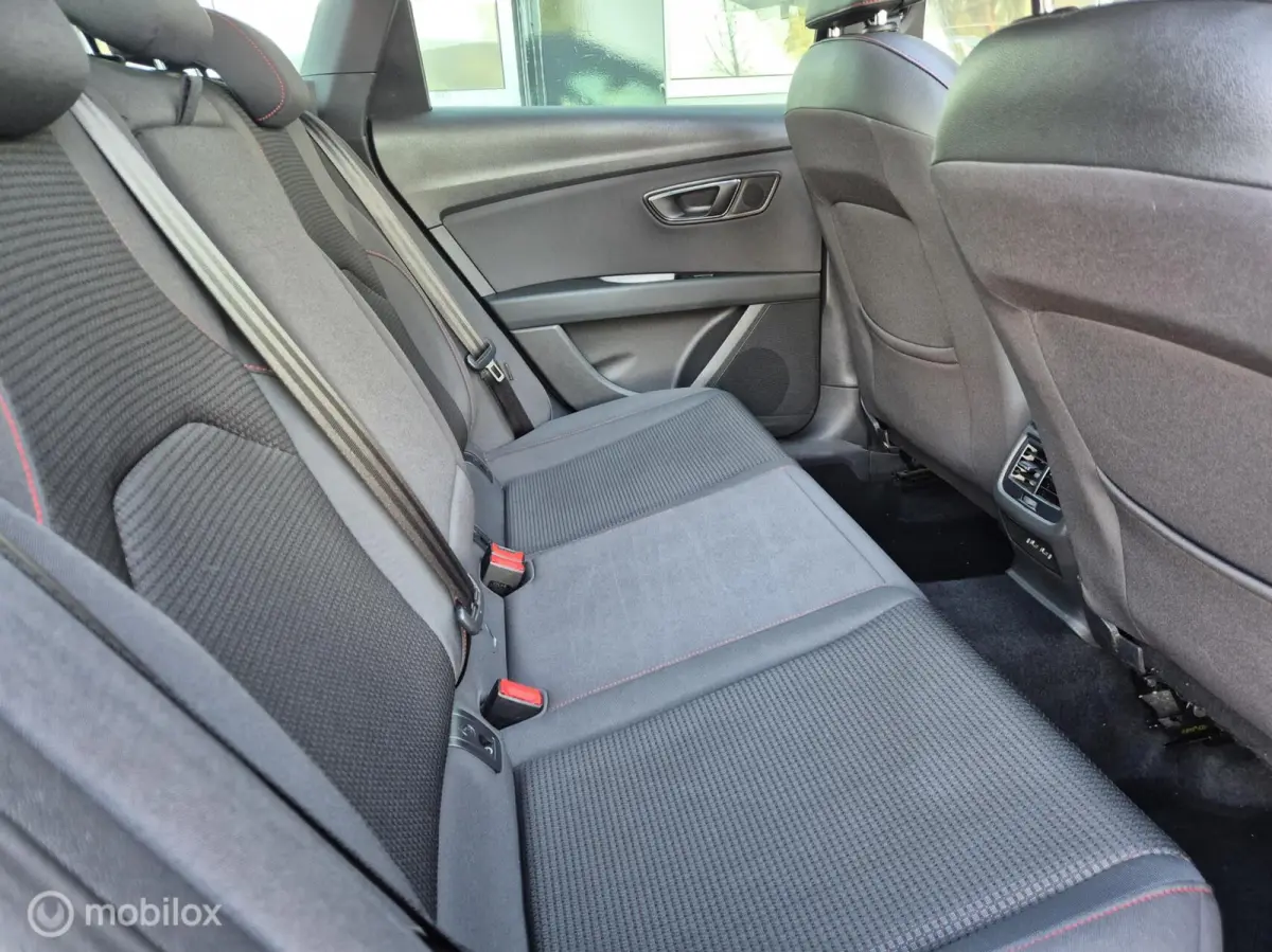 1.5 FR SCHUIFKANTELDAK APPLE CARPLAY AUTOMAAT