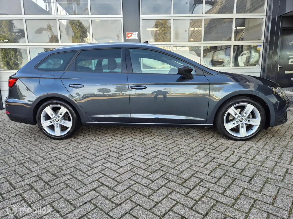 1.5 FR SCHUIFKANTELDAK APPLE CARPLAY AUTOMAAT