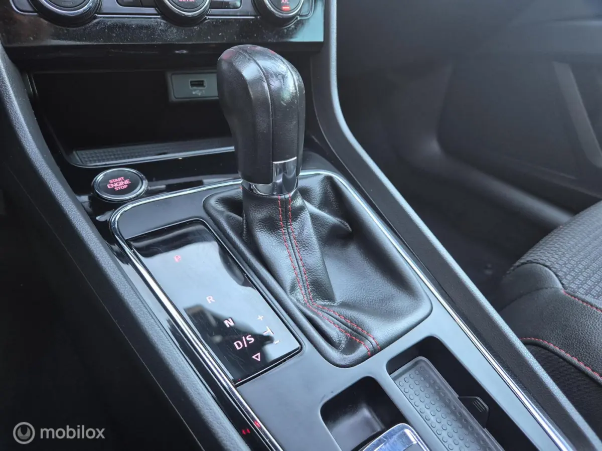 1.5 FR SCHUIFKANTELDAK APPLE CARPLAY AUTOMAAT