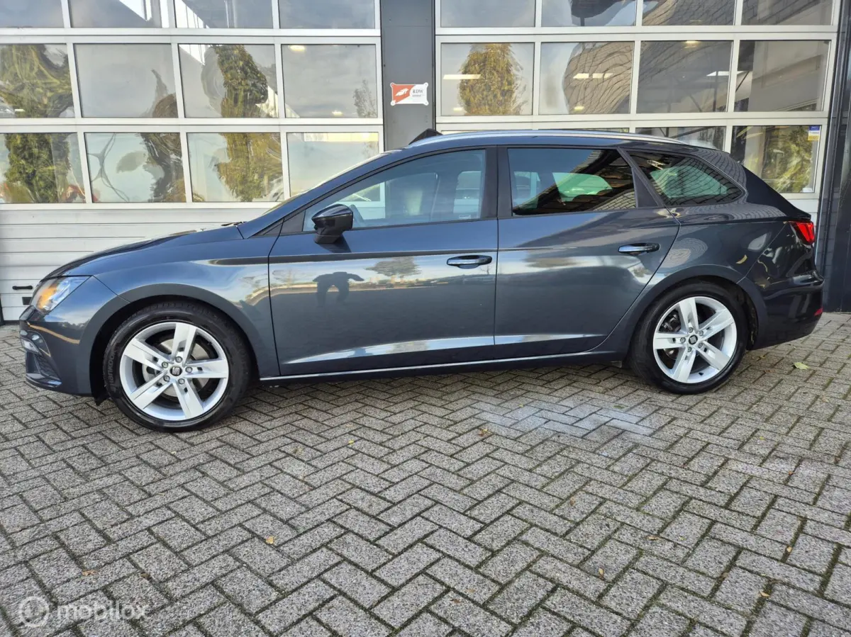 1.5 FR SCHUIFKANTELDAK APPLE CARPLAY AUTOMAAT